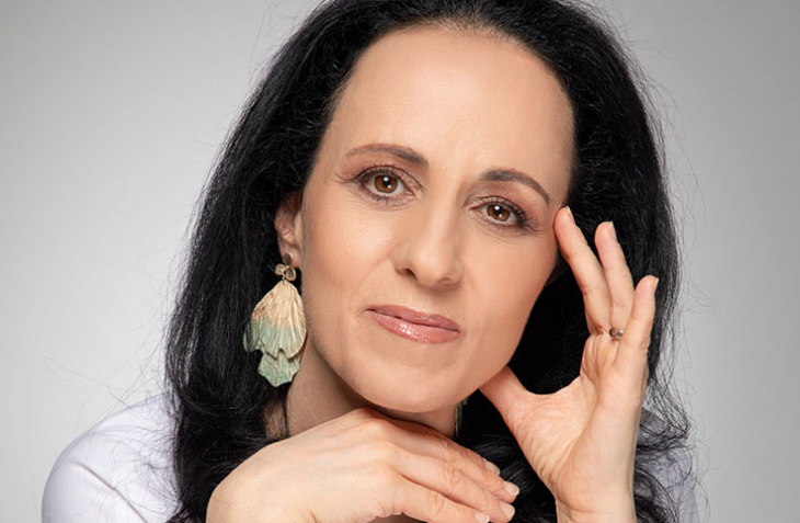 Надя Шабани е директор на от 2016 г Тя е