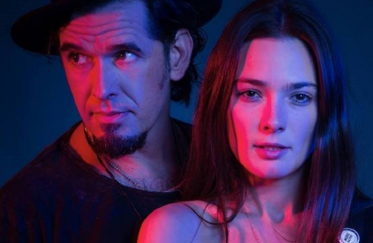 Марайа делфино переполох в общаге. Лорины университеты 1996. Лорины университеты 1996. Лорины университеты 1996. Romy and michele's high school reunion 1997.