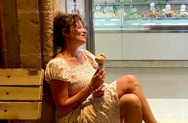 Родната звезда Белослава сподели серия от снимки в Инстаграм чрез