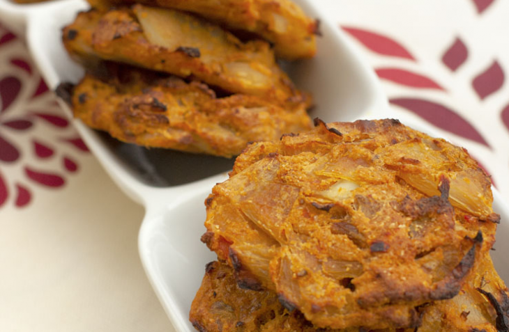 Лучените бажи спадат към индийската пакора и се консумират като