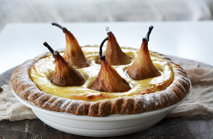 Декември е като дълъг почти безкраен празник шумен вкусен осветен