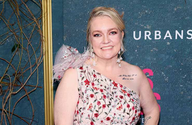 Авторката на любовни романи която без да иска се забърка