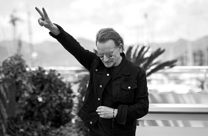 U2 изненадващо издадоха нов миниалбум озаглавен Days Of Ash Политически