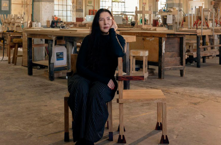 Марина Абрамович представи за първи път проект за столове в