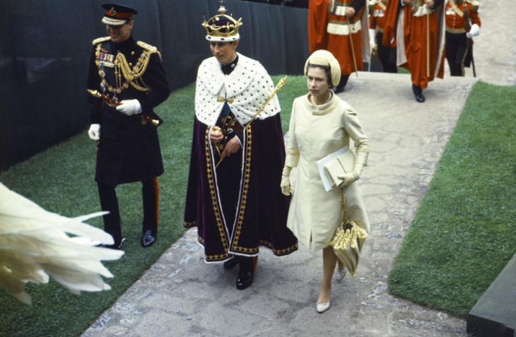 Военен парад в центъра на Лондон с 1400 военни празничен