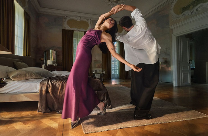 Международната модна платформа Answear продължава да разказва истории и в