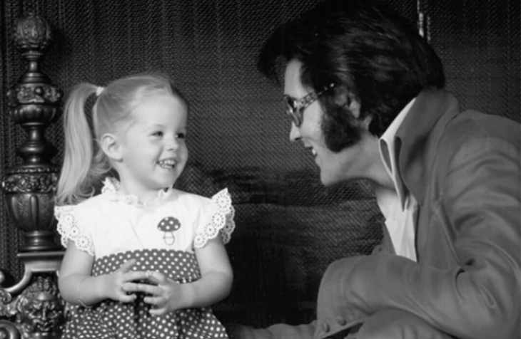 Историите започвали от безусловната любов на баща ù Елвис към