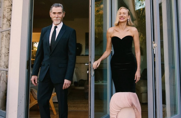 Наоми Уотс заложи на изключително модно бижу за парада си