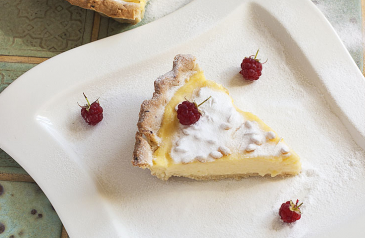 Това е елегантен красив и вкусен десерт който може да