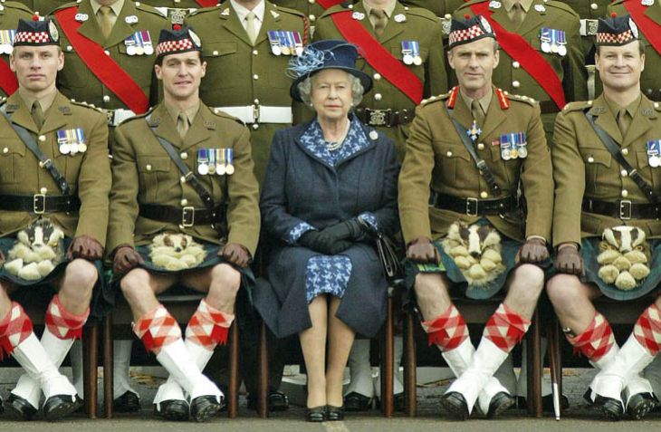 Коронацията й е на 2 юни 1953 г в Уестминстърското