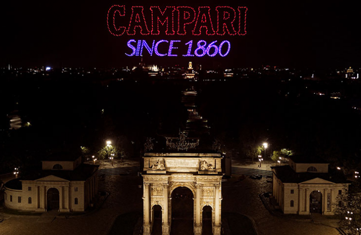 Още от създаването си бутилката на Campari променя формата си