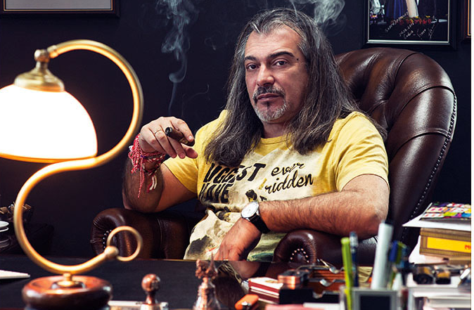 След като прочела вече отпечатаната книга на съпруга си Кремена