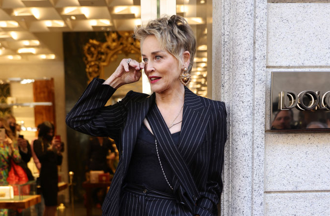 Много битки е водила 64 годишната Шарън Стоун в живота си