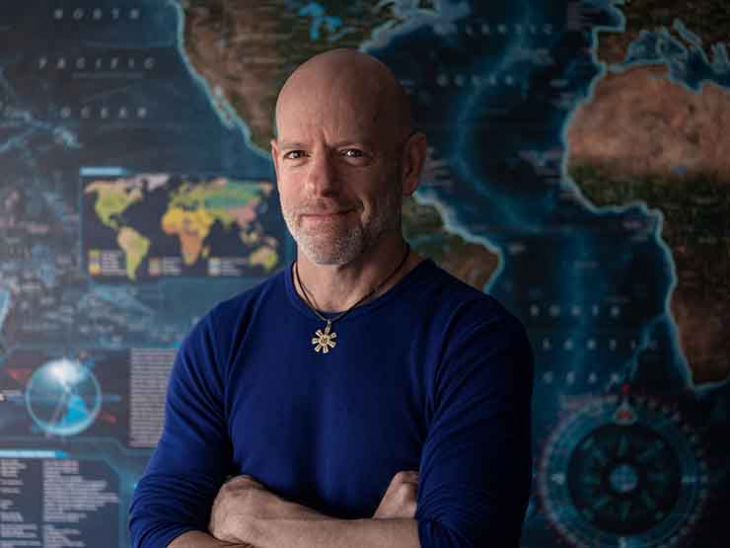 Гал Сасон е утвърден автор и духовен учител с многобройни