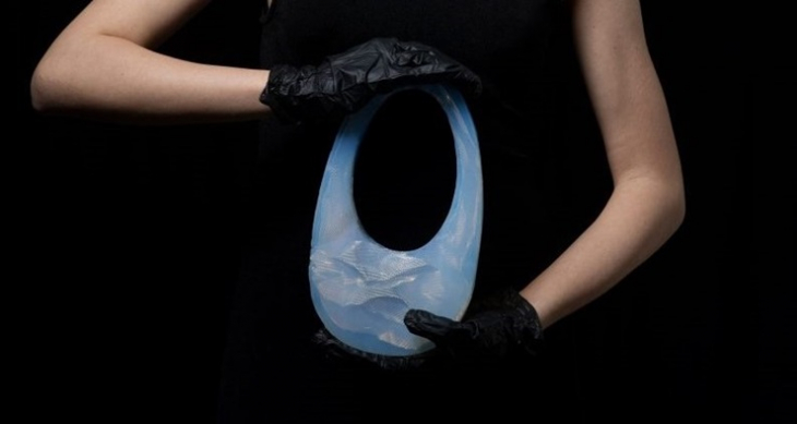 Снимка: Coperni представи чанта, съдържаща 99% въздух