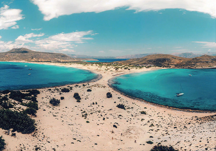 Откъсът за о Елафонисос е от книгата на журналистката и