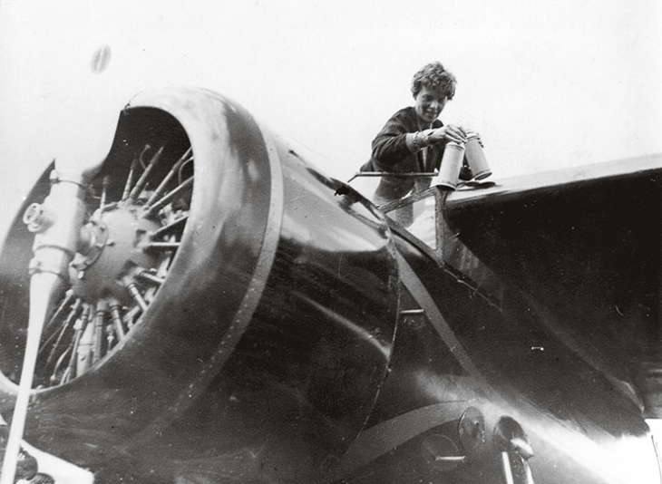 Амелия Мери Еърхарт е сред първите жени пилоти и първата