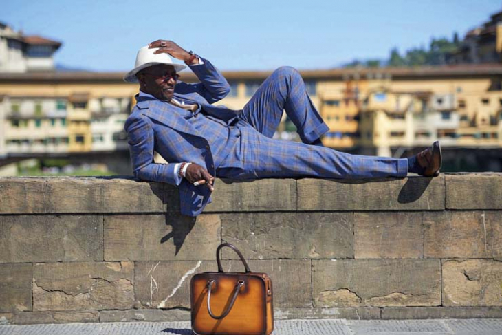 Забелязвам Тиери още в първия ден на Изложението за обувки