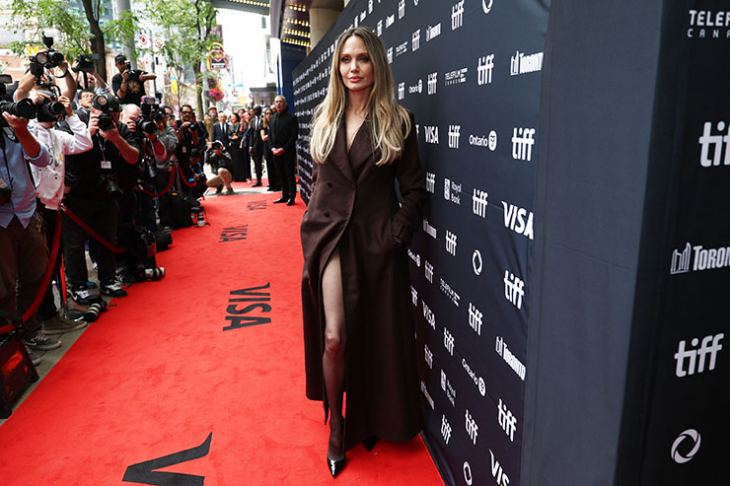 Анджелина Джоли превърна премиерата на филма Couture в едно от