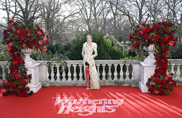 Световната обиколка покрай промотирането на новата екранизация на Брулени хълмове