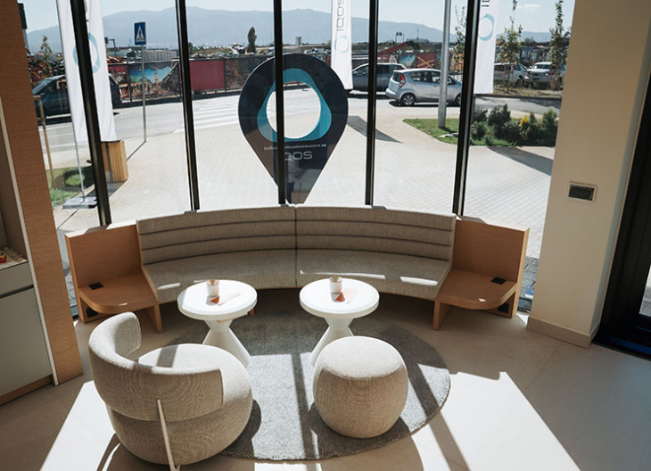 Филип Морис България представя първия в България IQOS бутик от