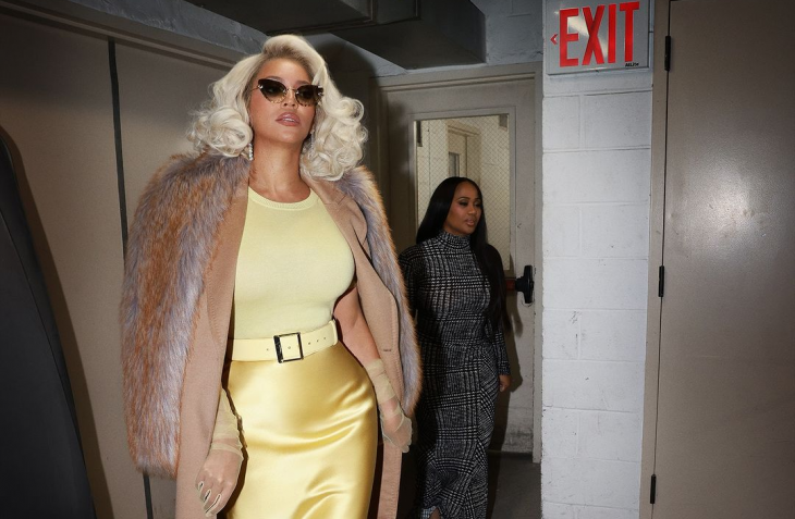 Като истинско слънце със златно покритие беше Бионсе за събитие