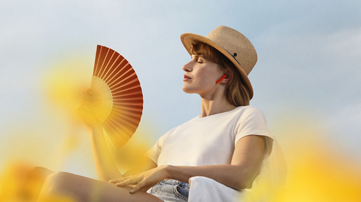 Лятото е любимият ни сезон за ваканция море вълнуващи срещи